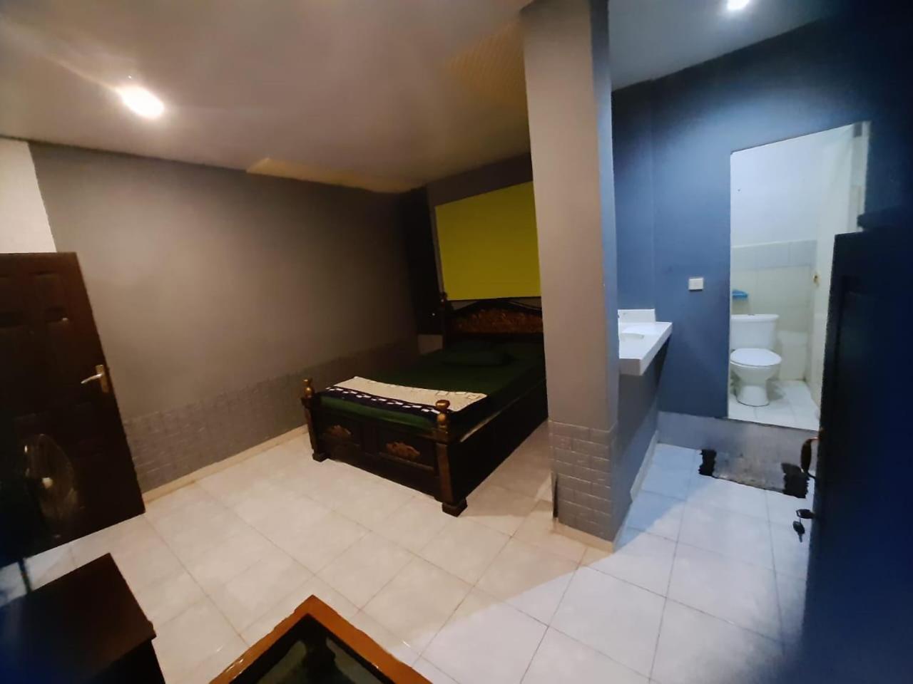 New Kami Homestay Banyuwangi  Exterior photo
